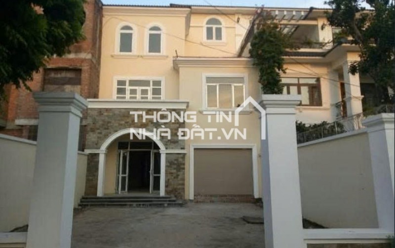 Cho thuê BTLK Nam An Khánh ngay cổng nội khu 280m2 3.5 tầng siêu rộng, sân xe tải, giá 15tr